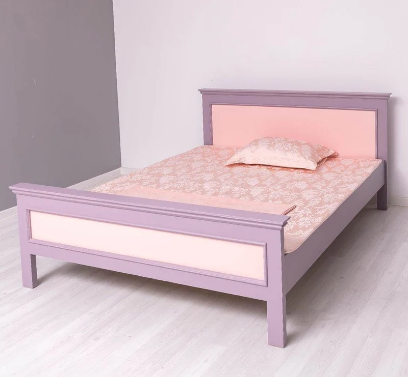 Bett aus Massivholz im Landhausstil ohne Schubladen