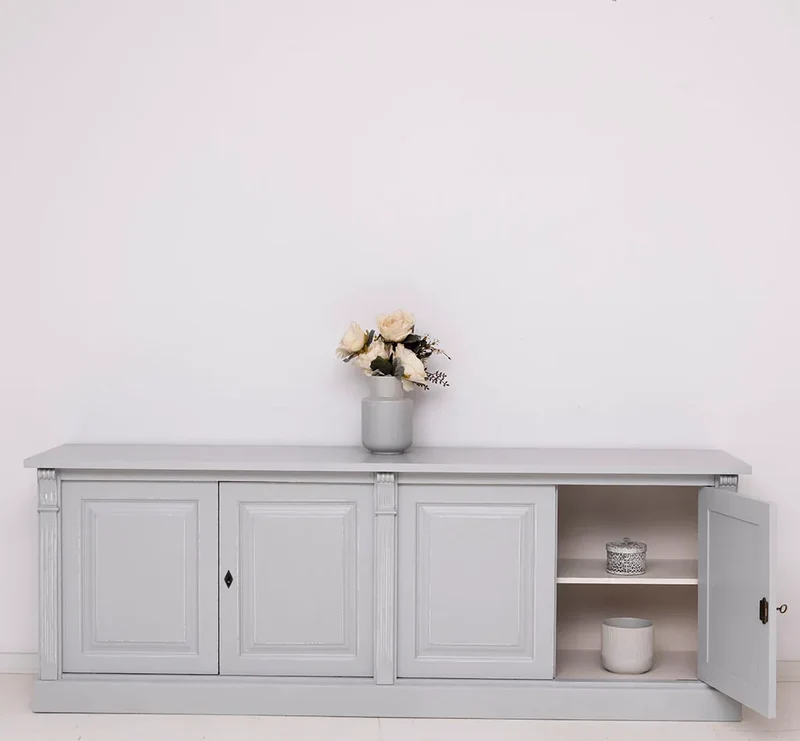 Großes Sideboard aus Massivholz mit 4 Türen