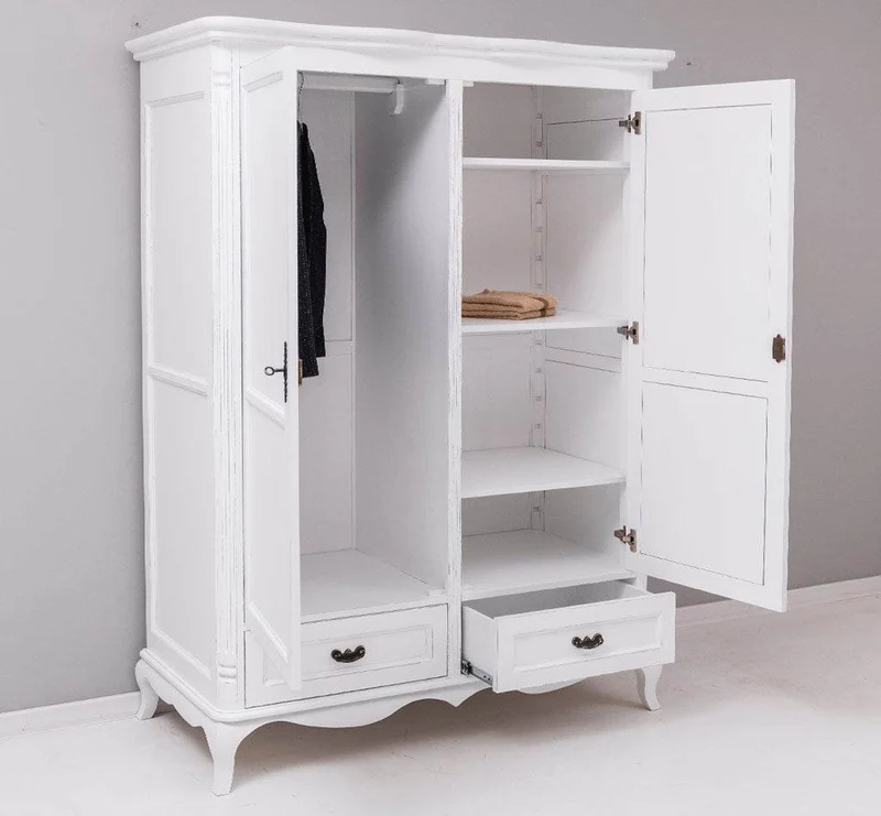 Großer geschwungener Kleiderschrank aus Massivholz im Barockstil