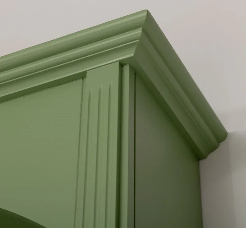 Gewölbter Wohnzimmerschrank aus Massivholz mit zwei Türen - 50 x 250