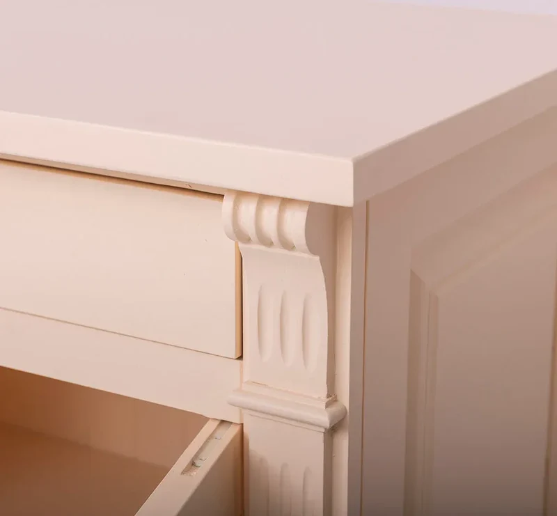 Kommode aus Massivholz | 2-türiger Schrank mit Ornamenten