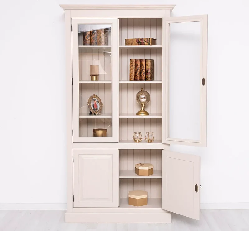 Vitrinenschrank aus Massivholz mit vier Regalböden