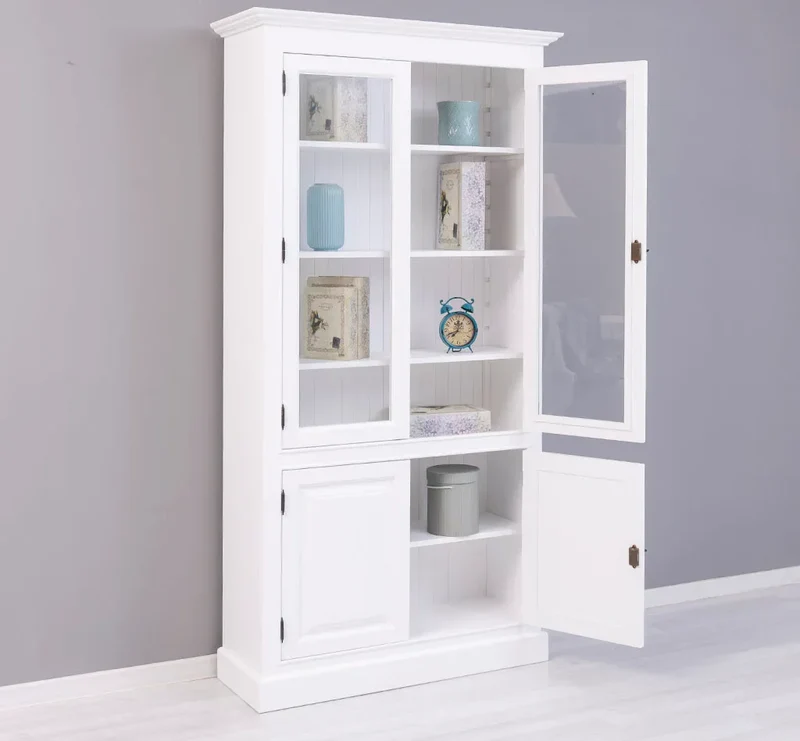 Vitrinenschrank aus Massivholz mit vier Regalböden