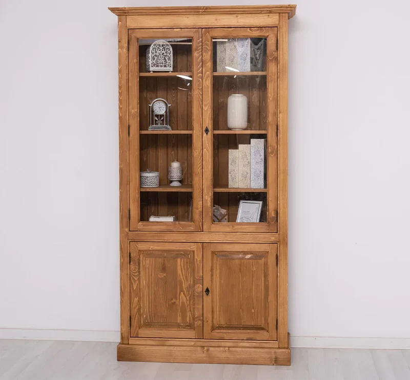 Vitrinenschrank aus Massivholz mit vier Regalböden