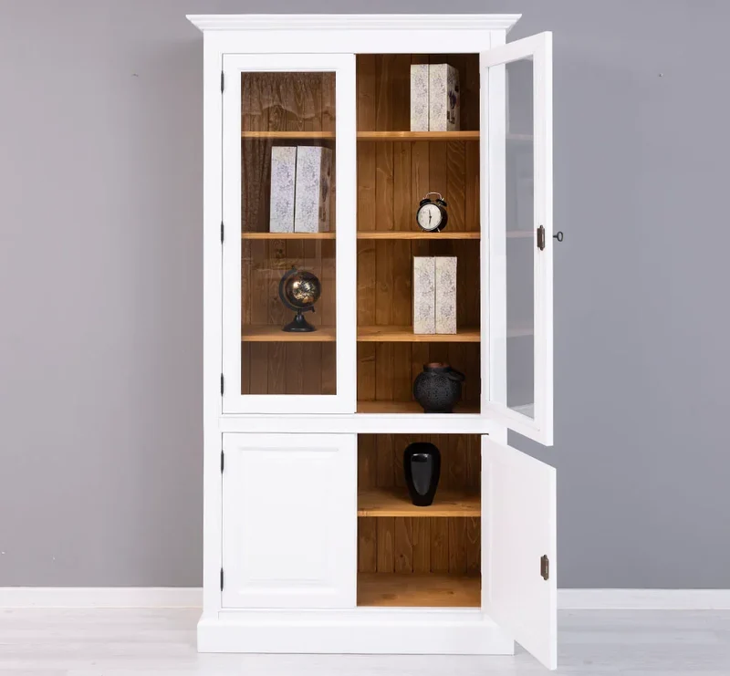 Vitrinenschrank aus Massivholz mit vier Regalböden