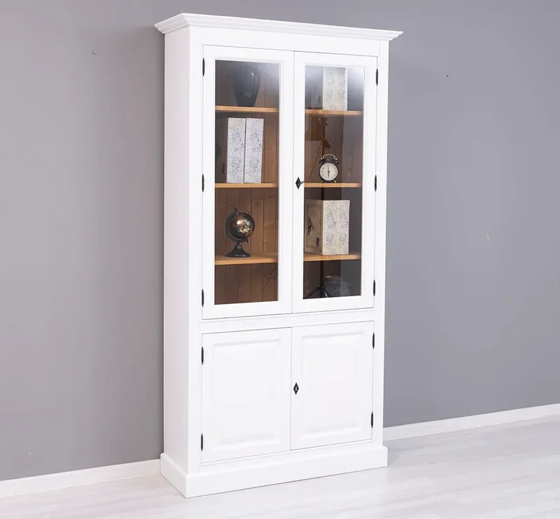 Vitrinenschrank aus Massivholz mit vier Regalböden