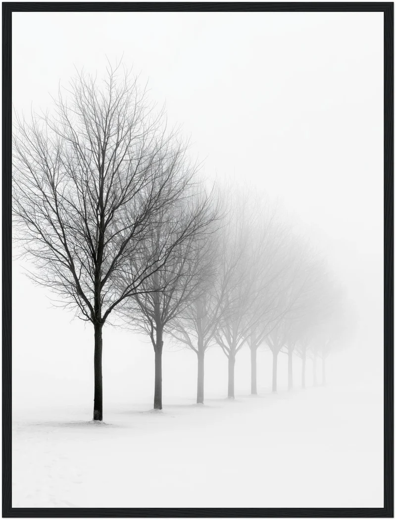 Baumreihe im Winternebel Poster