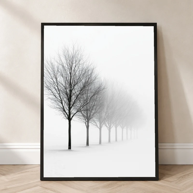 Baumreihe im Winternebel Poster
