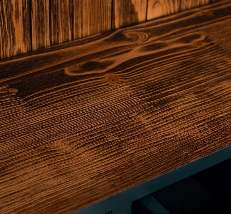Rustikales Regal aus Massivholz mit Glashalterung | Geschirrschrank