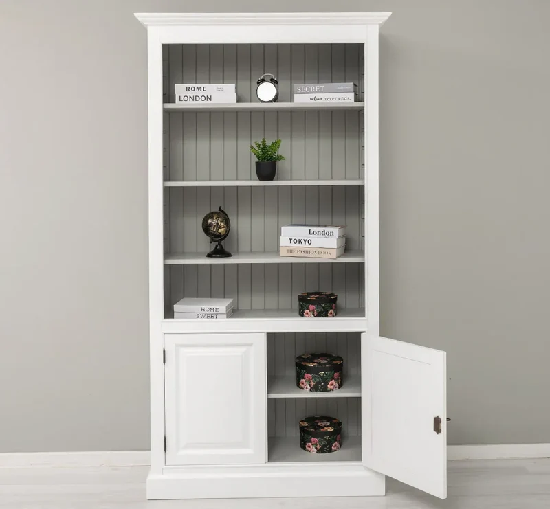 Landhaus Bücherregal aus Massivholz mit Schranktüren in verschiedenen Farben