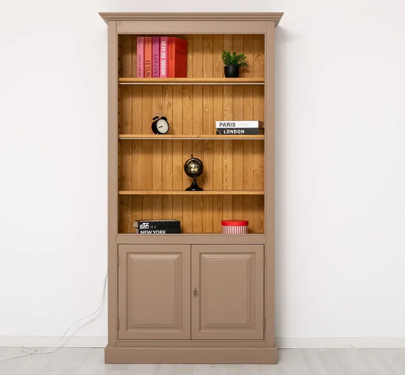 Landhaus Bücherregal aus Massivholz mit Schranktüren in verschiedenen Farben