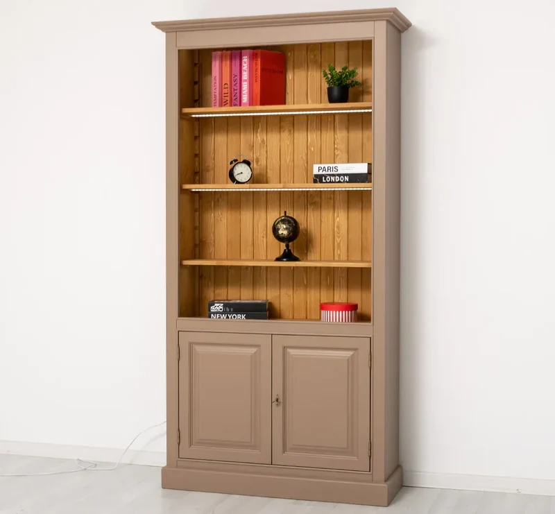 Landhaus Bücherregal aus Massivholz mit Schranktüren in verschiedenen Farben