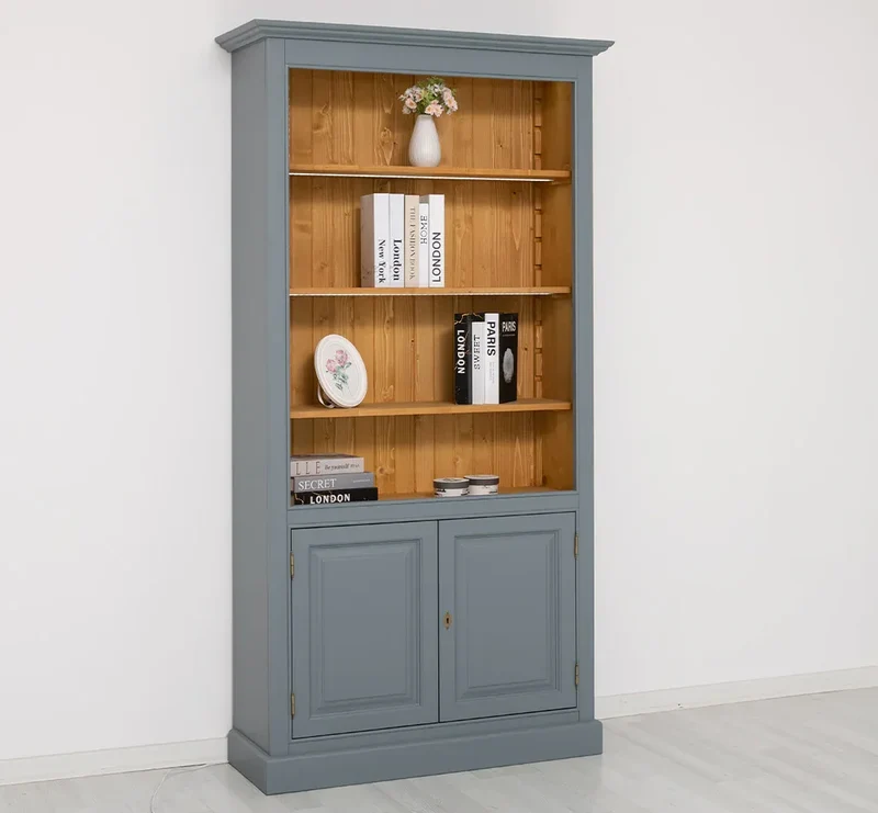 Landhaus Bücherregal aus Massivholz mit Schranktüren in verschiedenen Farben