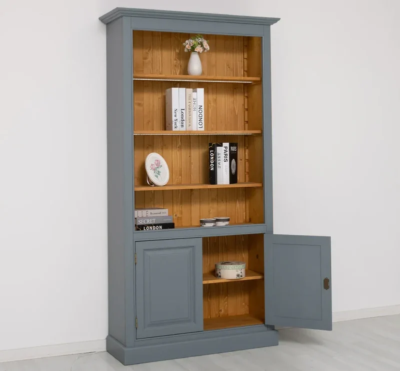Landhaus Bücherregal aus Massivholz mit Schranktüren in verschiedenen Farben