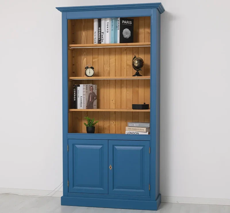 Landhaus Bücherregal aus Massivholz mit Schranktüren in verschiedenen Farben