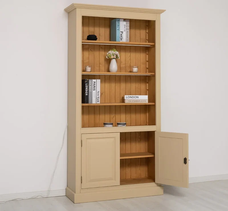 Landhaus Bücherregal aus Massivholz mit Schranktüren in verschiedenen Farben