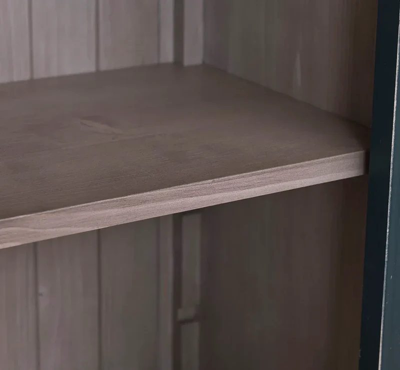 Schmales Bücherregal aus Massivholz | Regal im Landhausstil