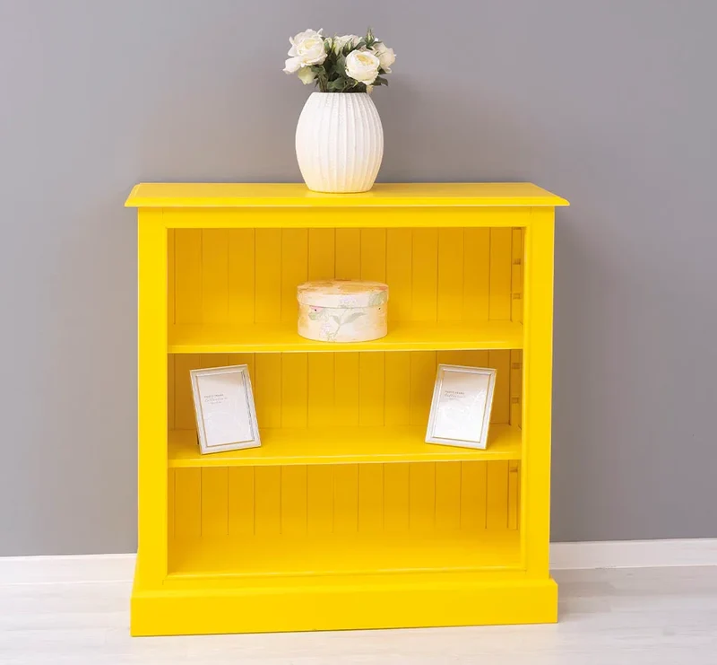 Bücherregal aus Massivholz im Landhausstil in verschiedenen Farben