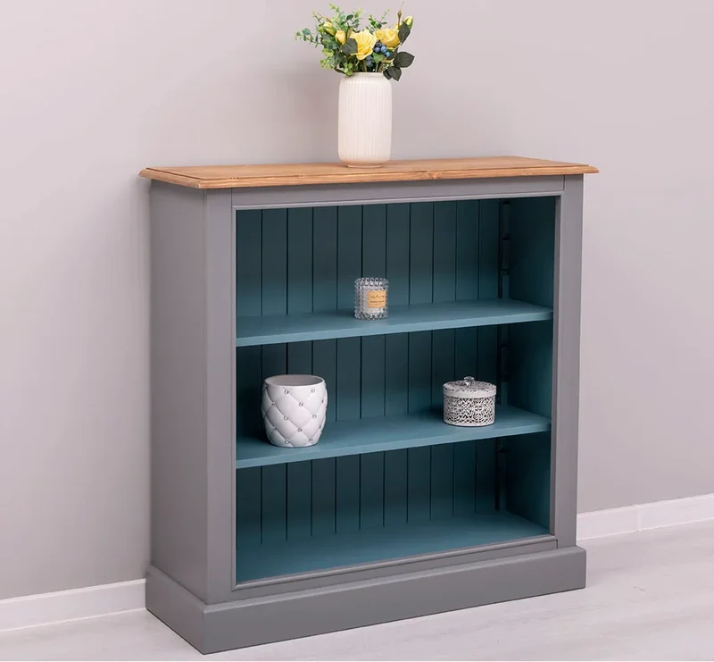Bücherregal aus Massivholz im Landhausstil in verschiedenen Farben