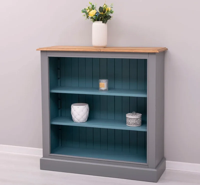 Bücherregal aus Massivholz im Landhausstil in verschiedenen Farben