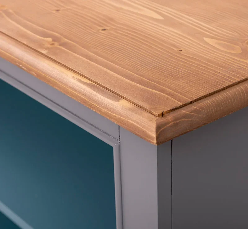 Bücherregal aus Massivholz im Landhausstil in verschiedenen Farben