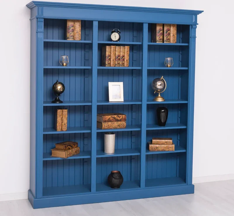 Großes Bücherregal aus Massivholz mit verzierter Kranzleiste | Regalwand in verschiedenen Farben