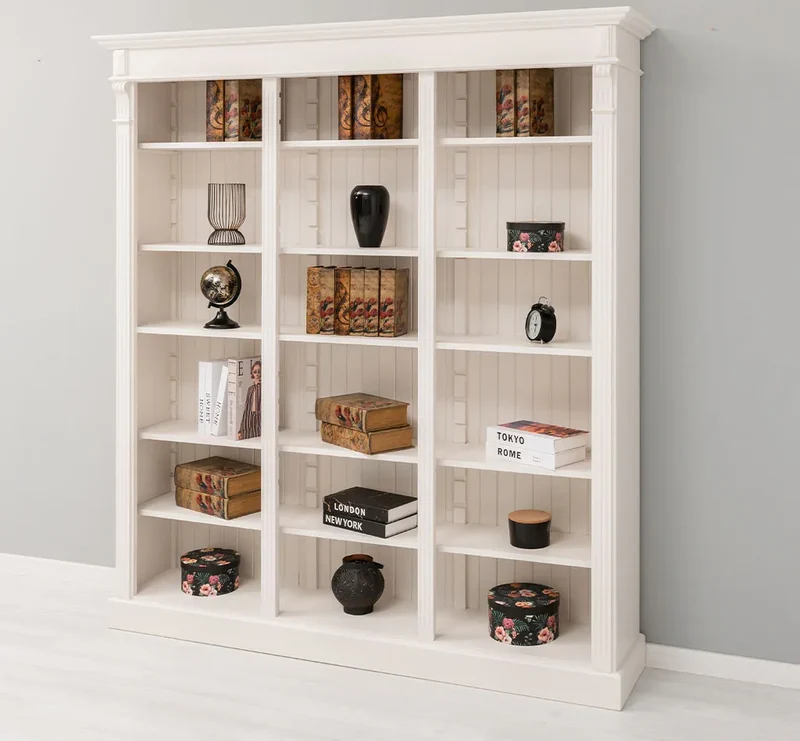 Großes Bücherregal aus Massivholz mit verzierter Kranzleiste | Regalwand in verschiedenen Farben