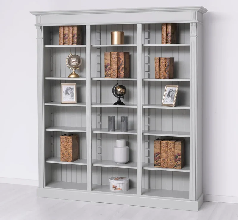 Großes Bücherregal aus Massivholz mit verzierter Kranzleiste | Regalwand in verschiedenen Farben