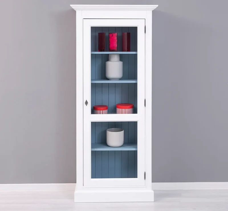 Schmaler Vitrinenschrank aus Massivholz in verschiedenen Farben