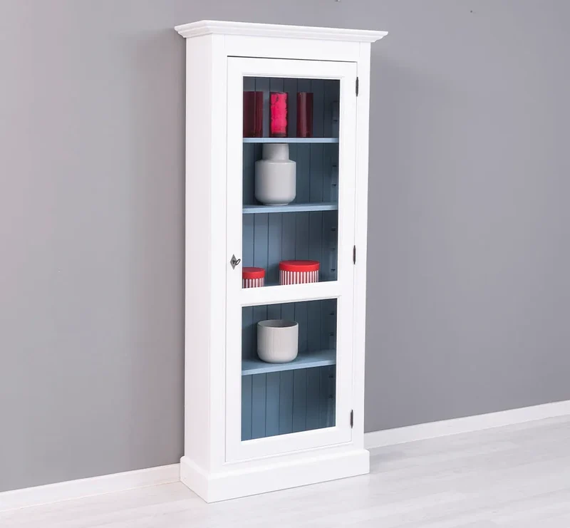 Schmaler Vitrinenschrank aus Massivholz in verschiedenen Farben