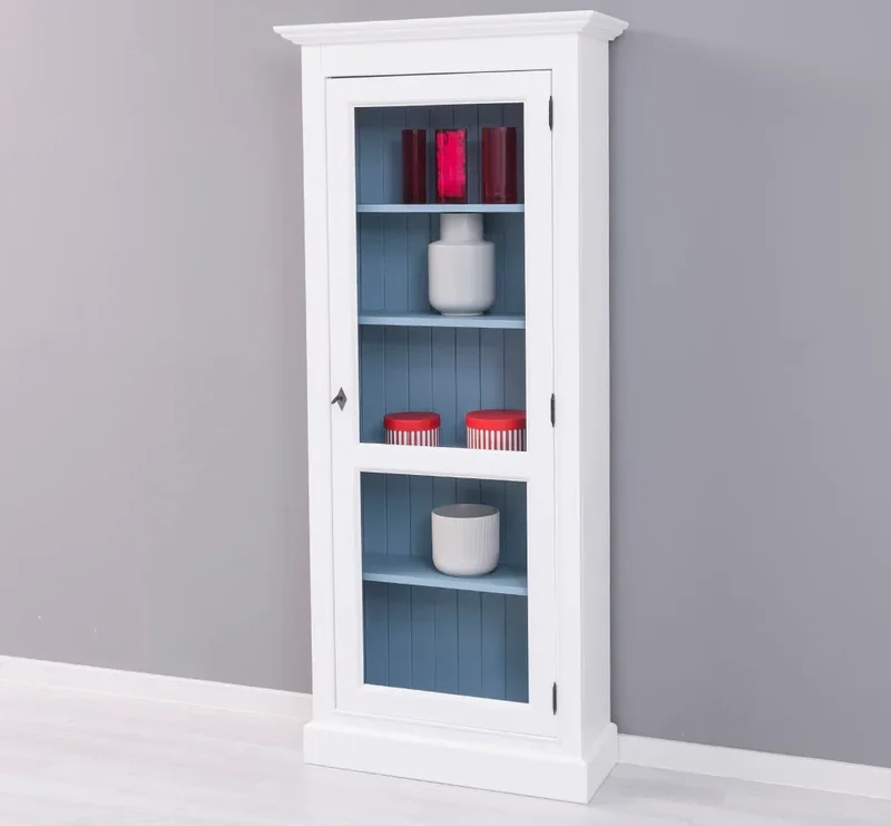 Schmaler Vitrinenschrank aus Massivholz in verschiedenen Farben