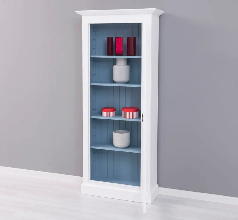 Schmaler Vitrinenschrank aus Massivholz in verschiedenen Farben