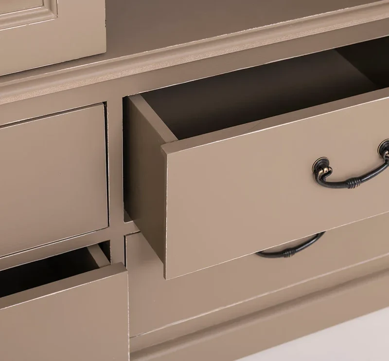 Kleiderschrank aus Massivholz mit sechs Schubladen - 3-türig