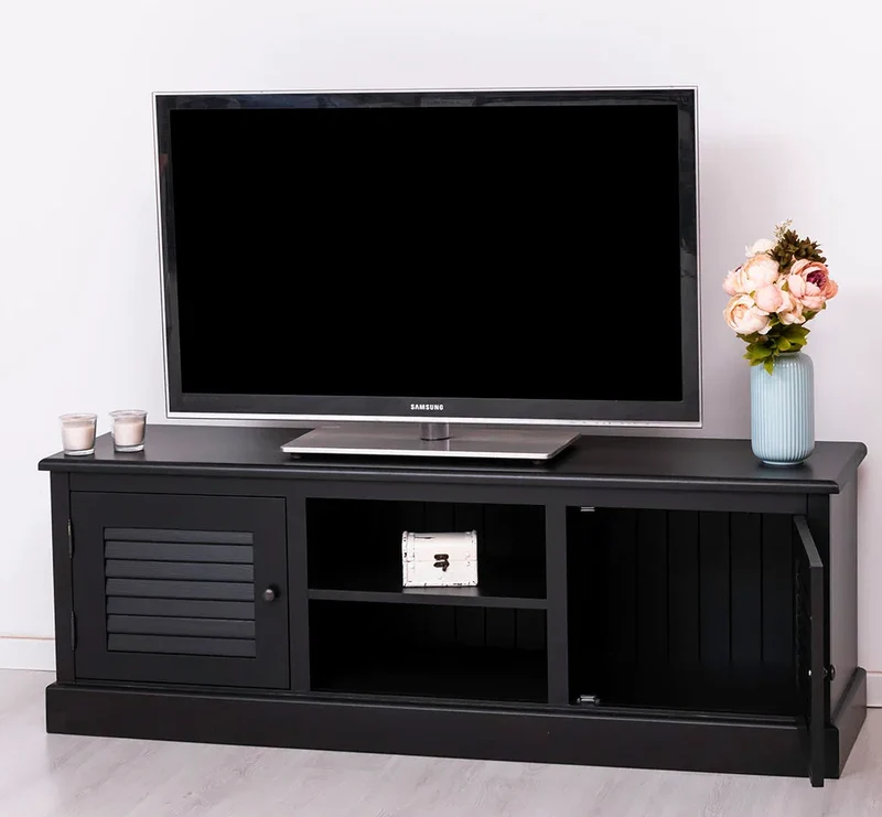 Landhaus TV-Board aus Massivholz mit Lamellentüren