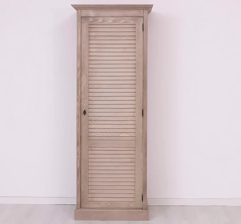 Abschließbarer Kleiderschrank aus Massivholz mit Lamellentür