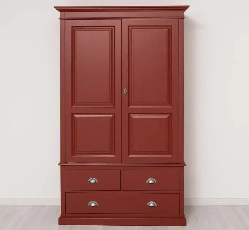 Vintage Kleiderschrank aus Massivholz im Landhausstil