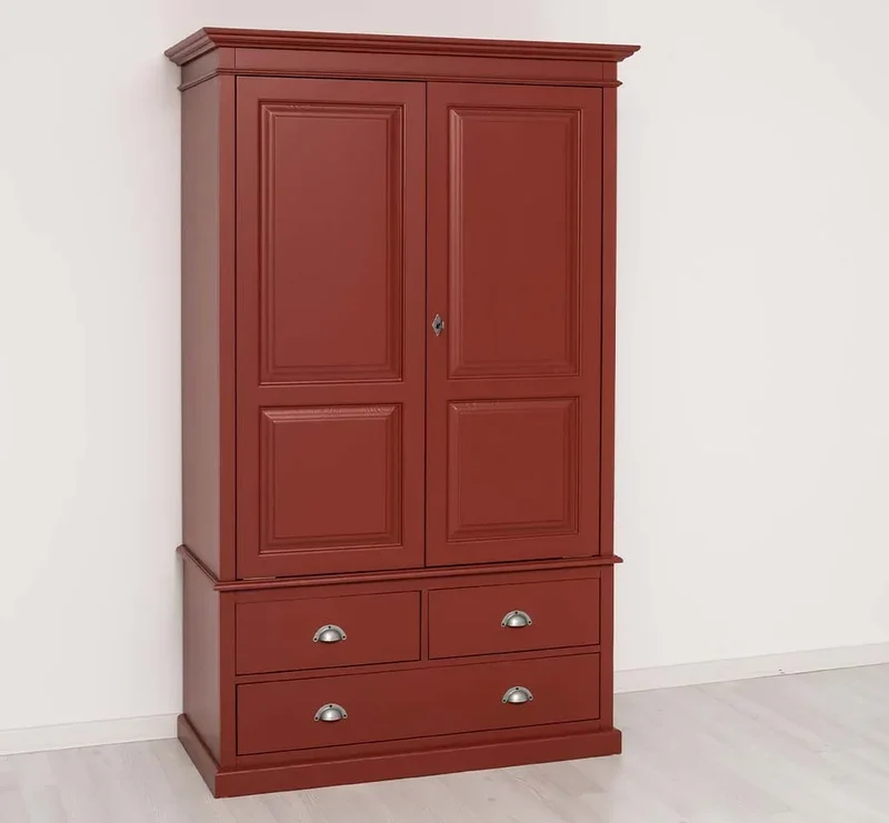 Vintage Kleiderschrank aus Massivholz im Landhausstil