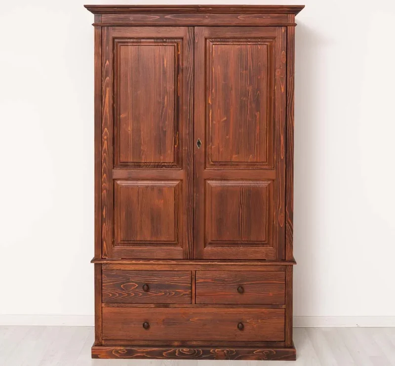 Vintage Kleiderschrank aus Massivholz im Landhausstil