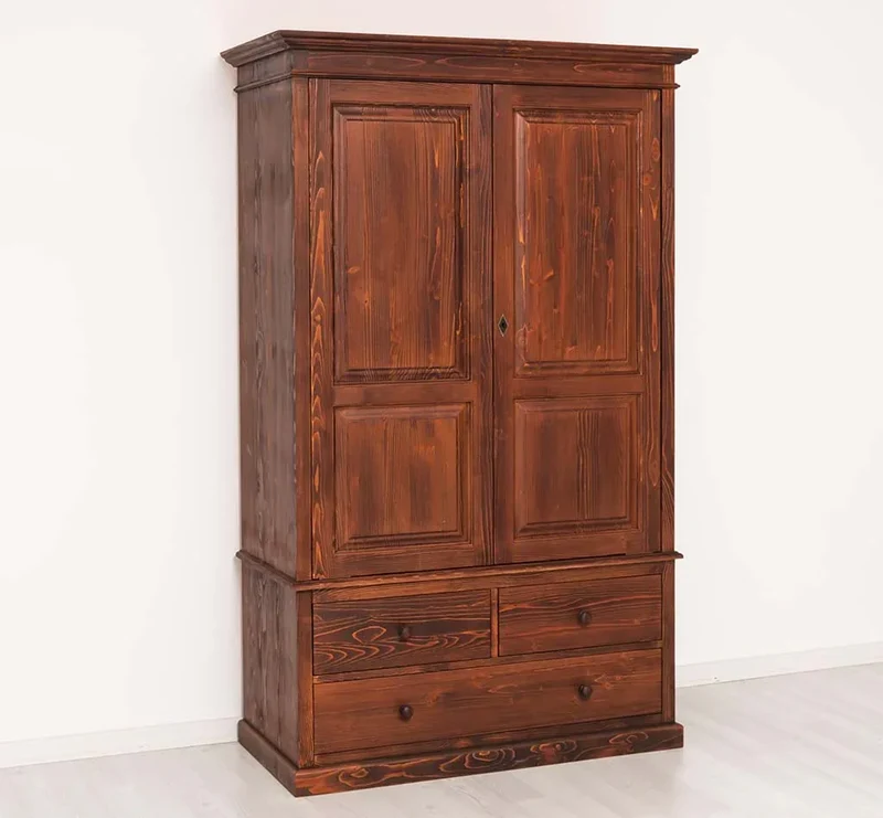 Vintage Kleiderschrank aus Massivholz im Landhausstil