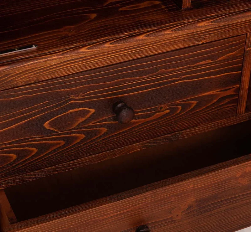 Vintage Kleiderschrank aus Massivholz im Landhausstil