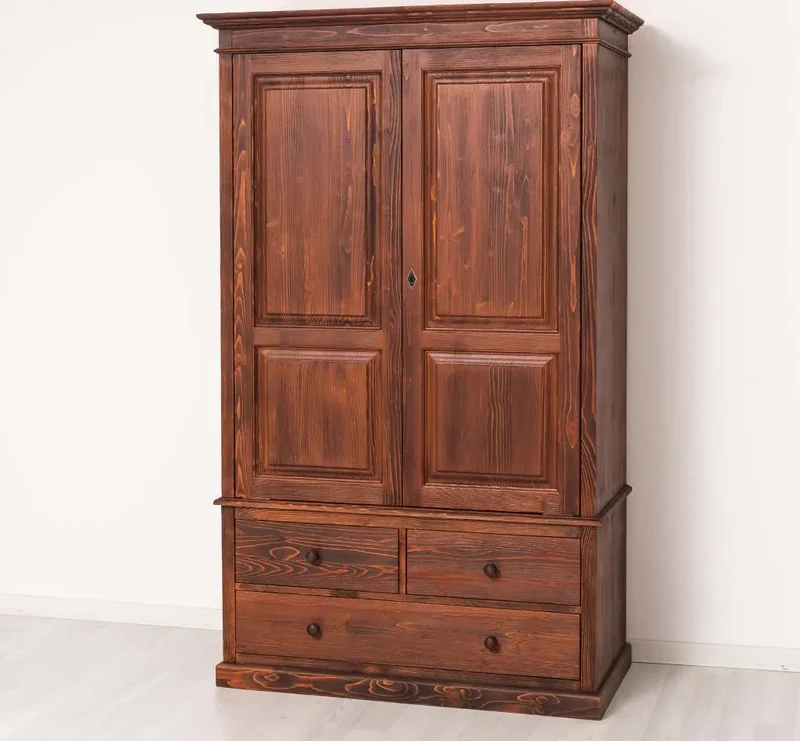 Vintage Kleiderschrank aus Massivholz im Landhausstil