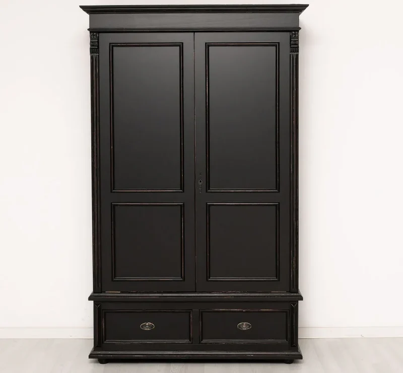 Kleiderschrank aus Massivholz mit zwei Schubladen