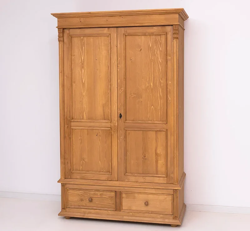 Kleiderschrank aus Massivholz mit zwei Schubladen