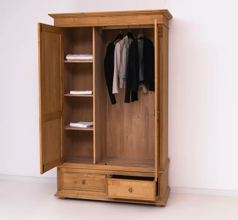 Kleiderschrank aus Massivholz mit zwei Schubladen