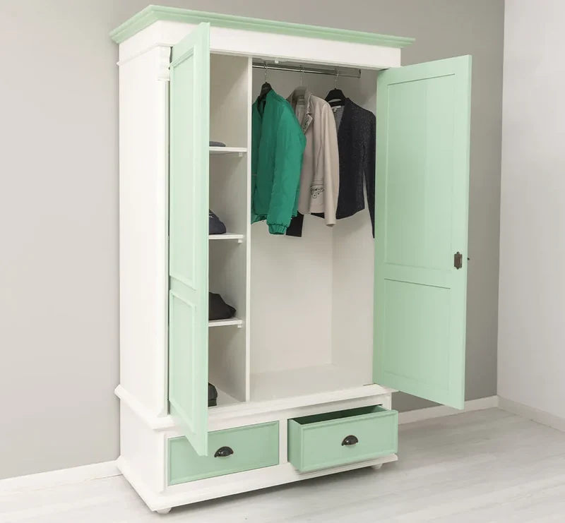 Kleiderschrank aus Massivholz mit zwei Schubladen