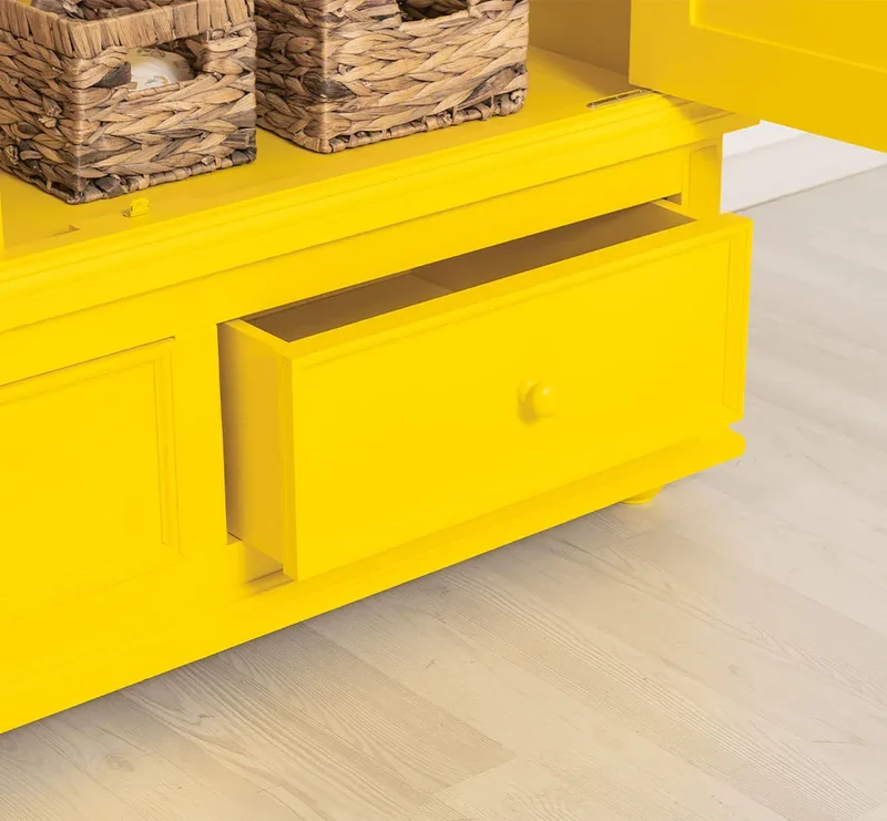 Kleiderschrank aus Massivholz mit zwei Schubladen