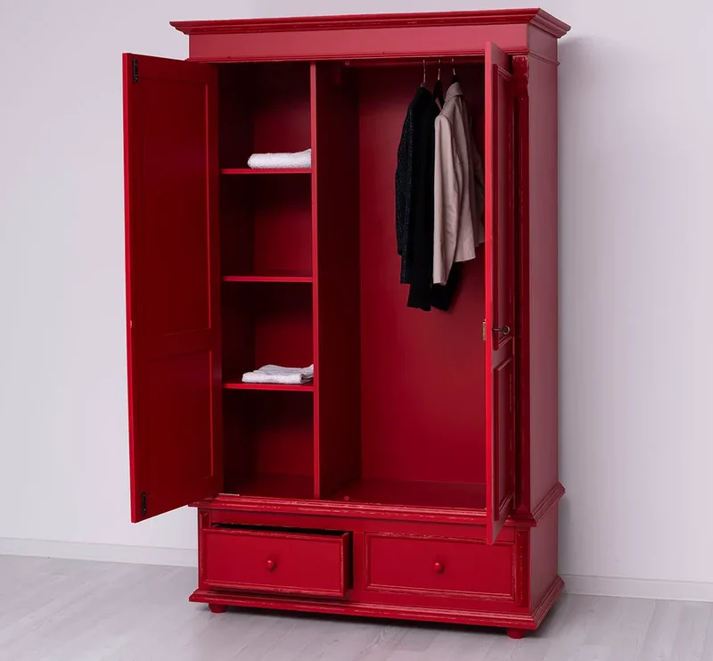 Kleiderschrank aus Massivholz mit zwei Schubladen