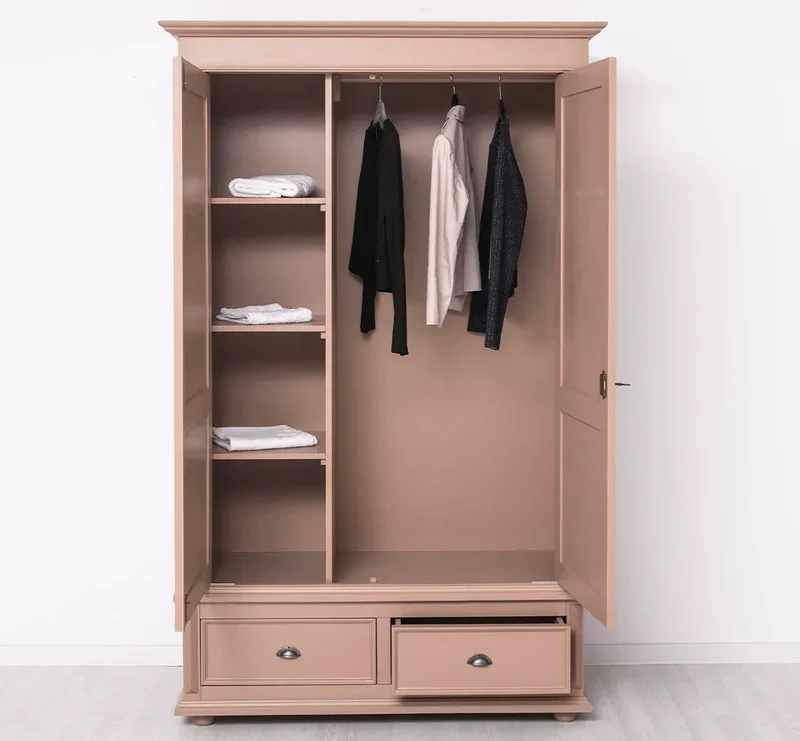 Kleiderschrank aus Massivholz mit zwei Schubladen