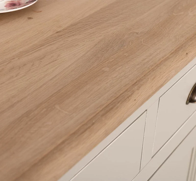 Großes Sideboard aus Massivholz mit sechs Schubladen und Türen