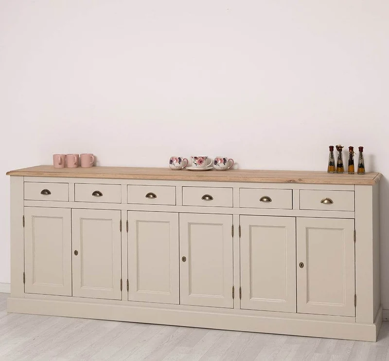 Großes Sideboard aus Massivholz mit sechs Schubladen und Türen